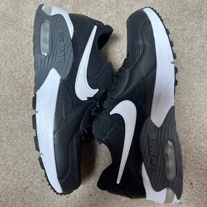 Nike Air Max Women’s Black and White Sneakers